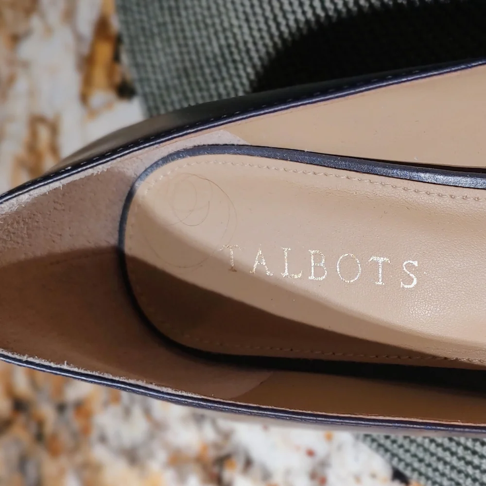 Talbots Classic Dark Blue Heels. Women's Size 9 - Picture 9 of 16